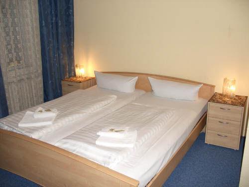 Hotel-Pension Cortina Berlijn Kamer foto