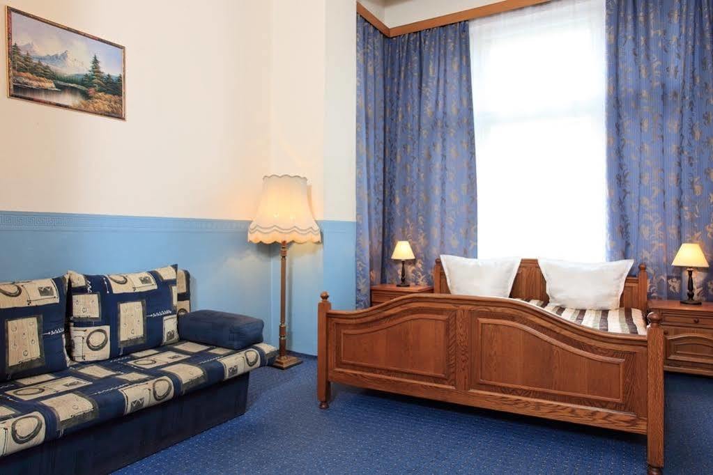 Hotel-Pension Cortina Berlijn Buitenkant foto